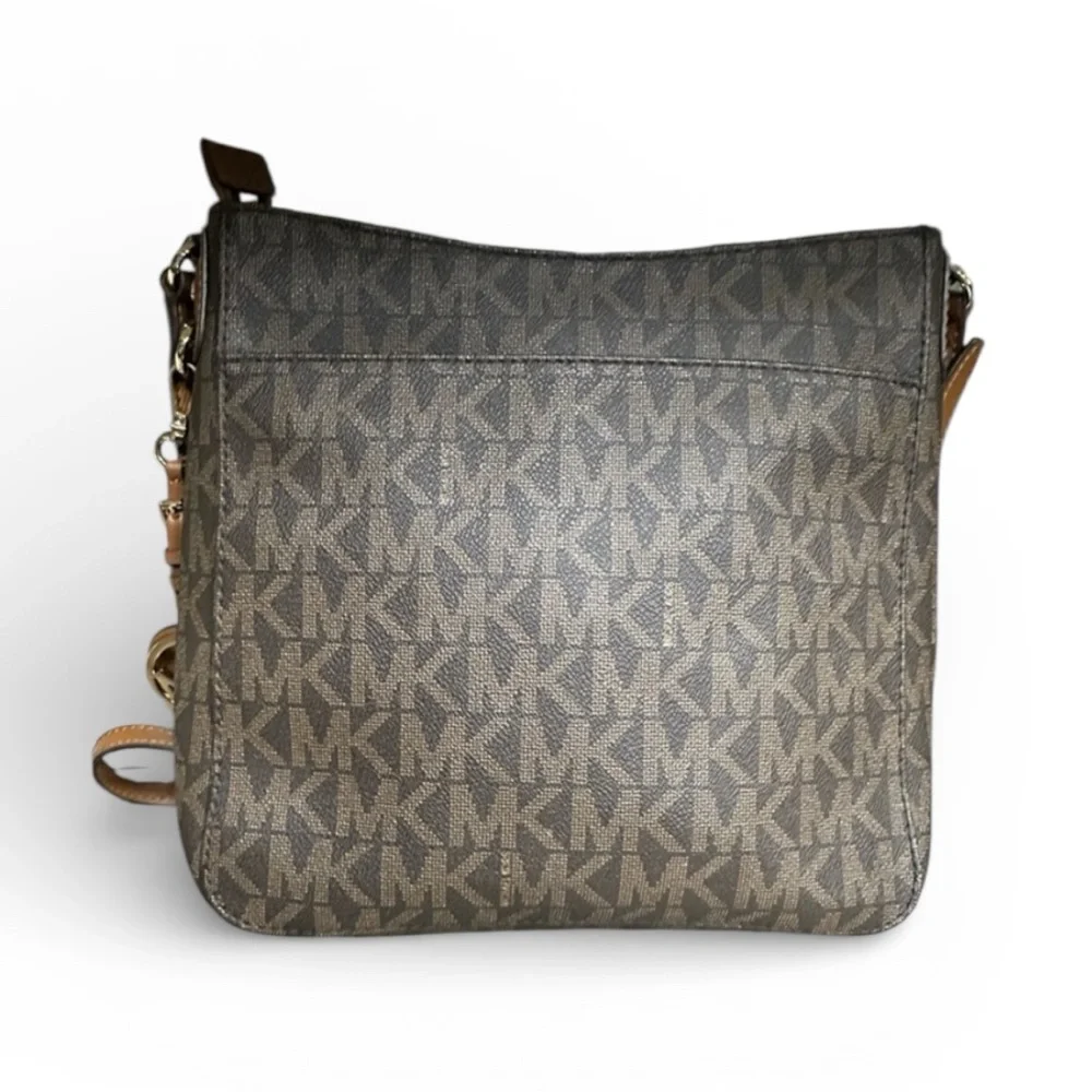 Authentic Michael Kors Jet Set Travel Messenger Bag Crossbody - Picture 2 of 10